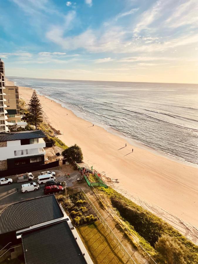 Absolutely Stunning! On The Beach !!! Gold Coast Esterno foto