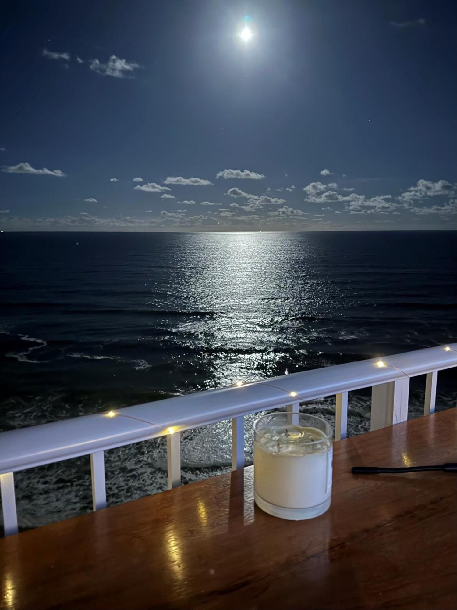 Absolutely Stunning! On The Beach !!! Gold Coast Esterno foto